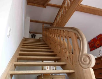 Treppen-Tueren-und-Boeden